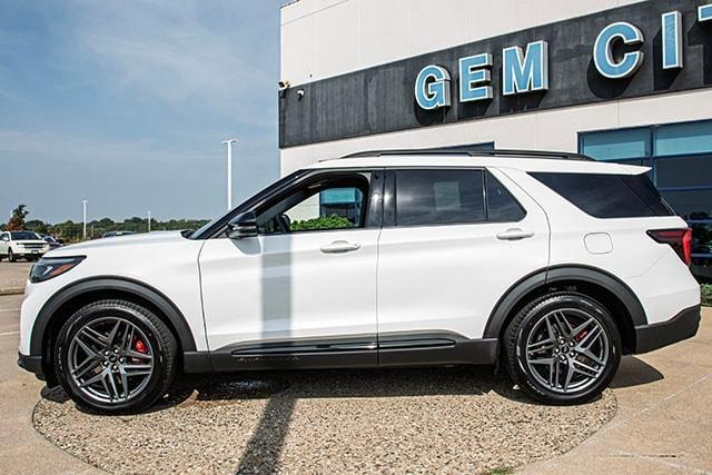 new 2025 Ford Explorer car, priced at $61,610