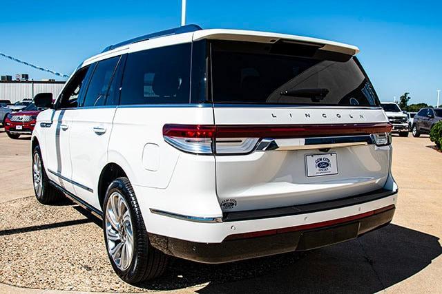 new 2024 Lincoln Navigator car, priced at $104,950