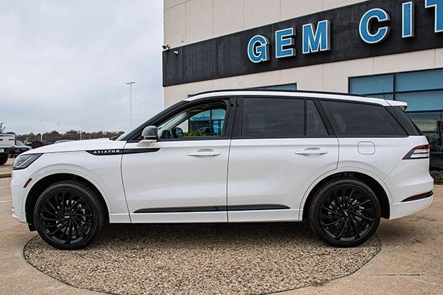 new 2025 Lincoln Aviator car, priced at $81,610