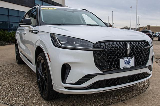 new 2025 Lincoln Aviator car, priced at $81,610