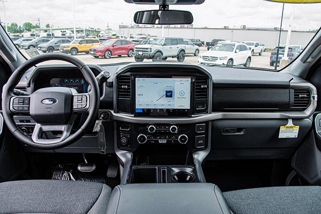 new 2025 Ford F-150 car, priced at $52,370