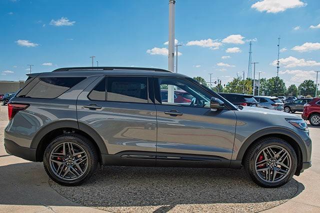 new 2025 Ford Explorer car, priced at $58,315