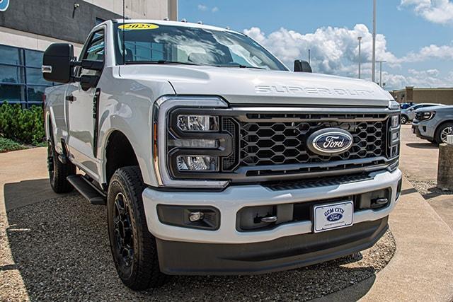 new 2025 Ford F-350 car, priced at $53,594