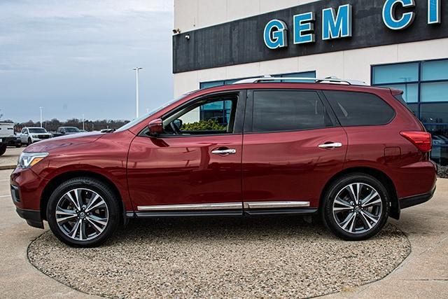 used 2020 Nissan Pathfinder car, priced at $26,746