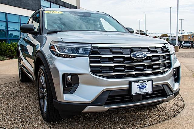 new 2025 Ford Explorer car, priced at $47,105