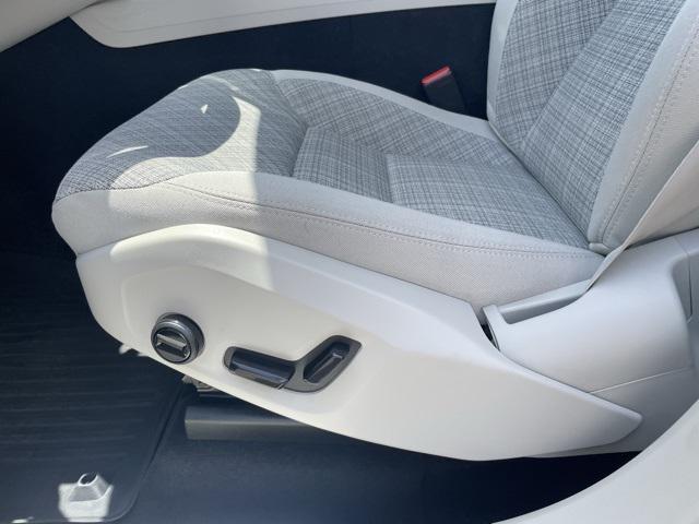 used 2022 Volvo XC60 car, priced at $27,891