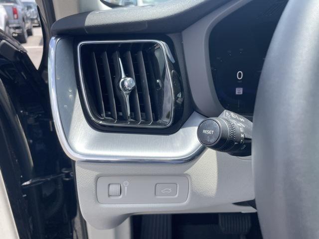 used 2022 Volvo XC60 car, priced at $27,891