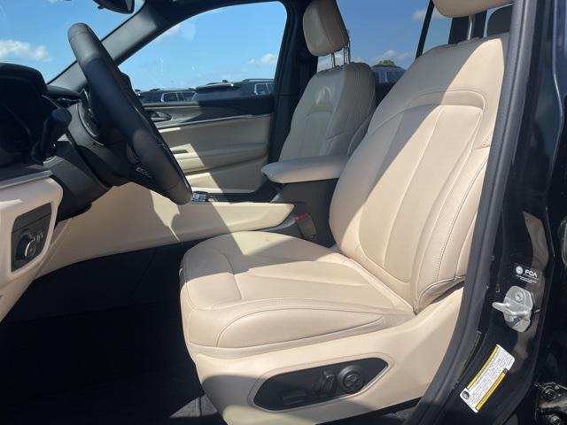 used 2023 Jeep Grand Cherokee car, priced at $35,725