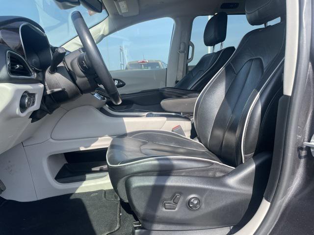 used 2022 Chrysler Pacifica Hybrid car, priced at $25,050