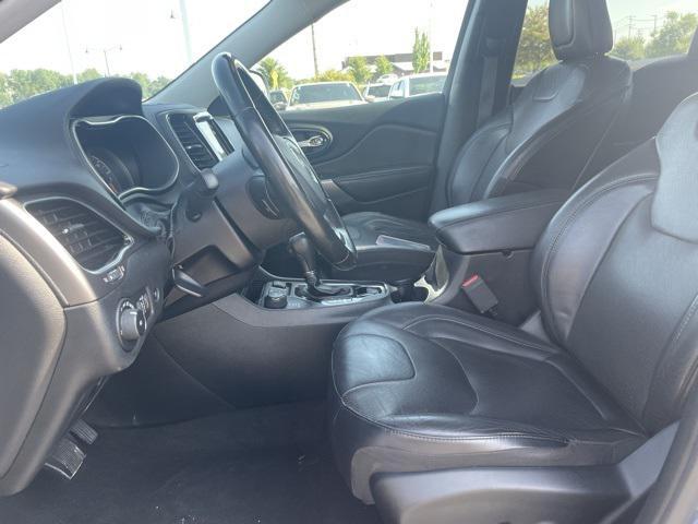 used 2019 Jeep Cherokee car, priced at $18,404