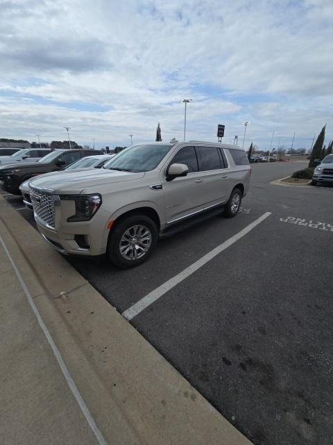 used 2022 GMC Yukon XL car, priced at $50,899