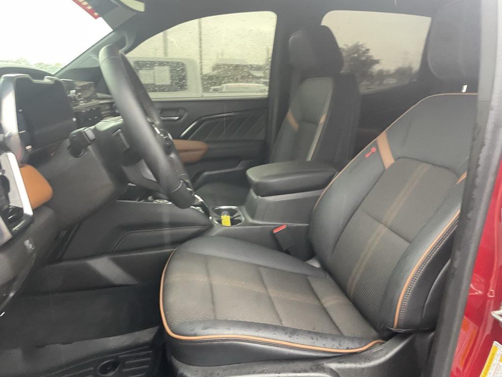 used 2024 GMC Canyon car, priced at $39,600