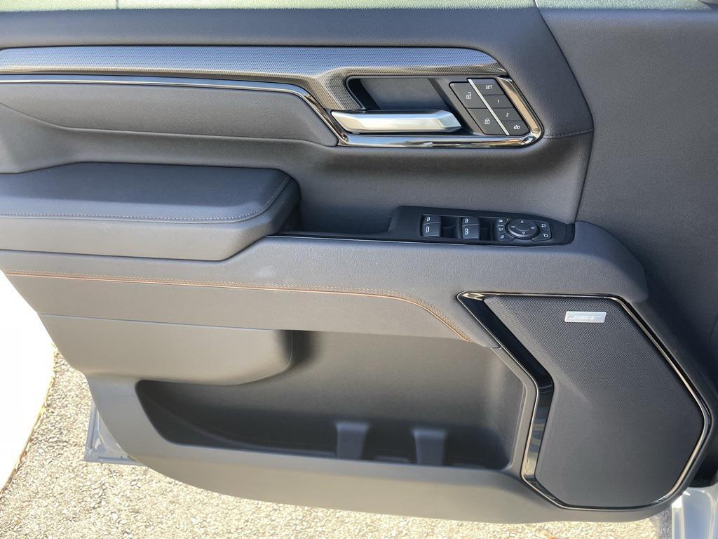 used 2025 GMC Sierra 2500 car, priced at $77,646