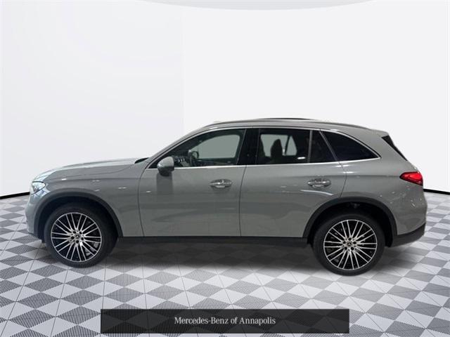 new 2025 Mercedes-Benz GLC 300 car, priced at $61,565