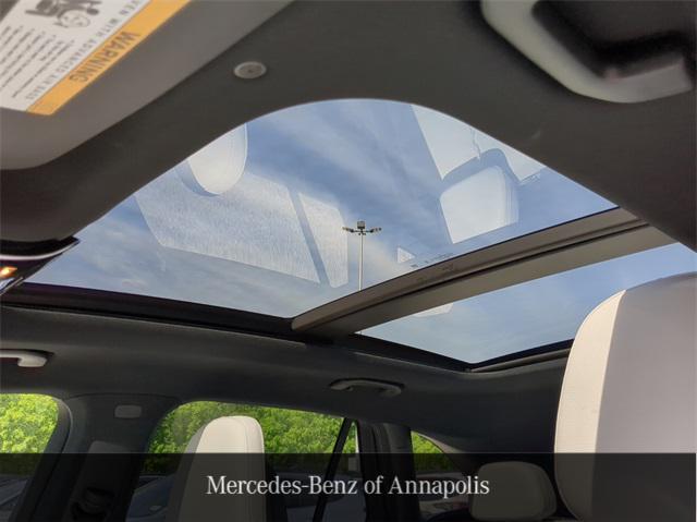 new 2025 Mercedes-Benz GLC 300 car, priced at $63,605