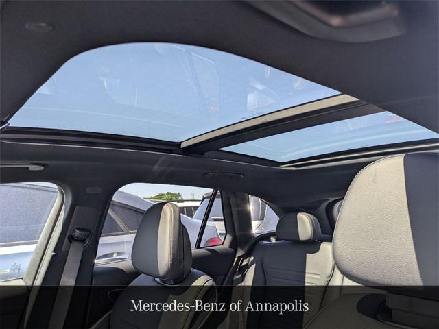 new 2025 Mercedes-Benz GLC 300 car, priced at $62,195