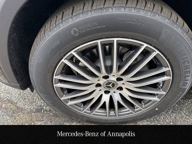 new 2025 Mercedes-Benz GLC 300 car, priced at $58,420