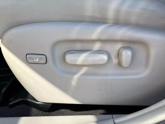 used 2013 Toyota Highlander car, priced at $14,250