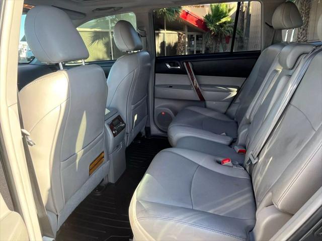 used 2013 Toyota Highlander car, priced at $14,250