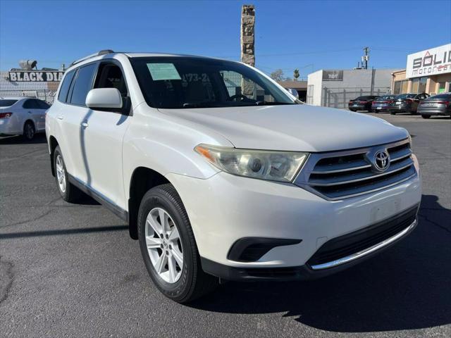 used 2013 Toyota Highlander car, priced at $13,999