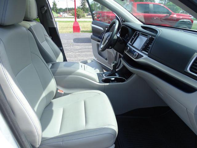 used 2015 Toyota Highlander car, priced at $21,995