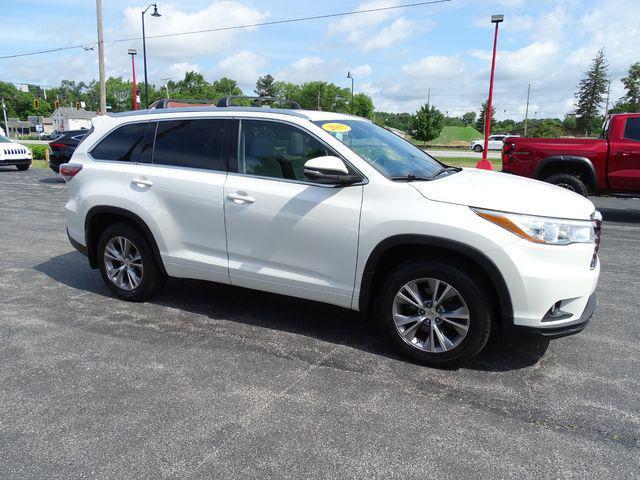 used 2015 Toyota Highlander car, priced at $21,995