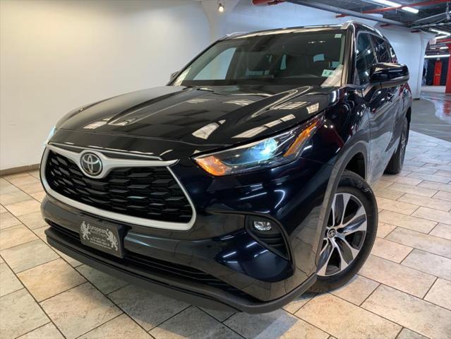 used 2022 Toyota Highlander car, priced at $35,977