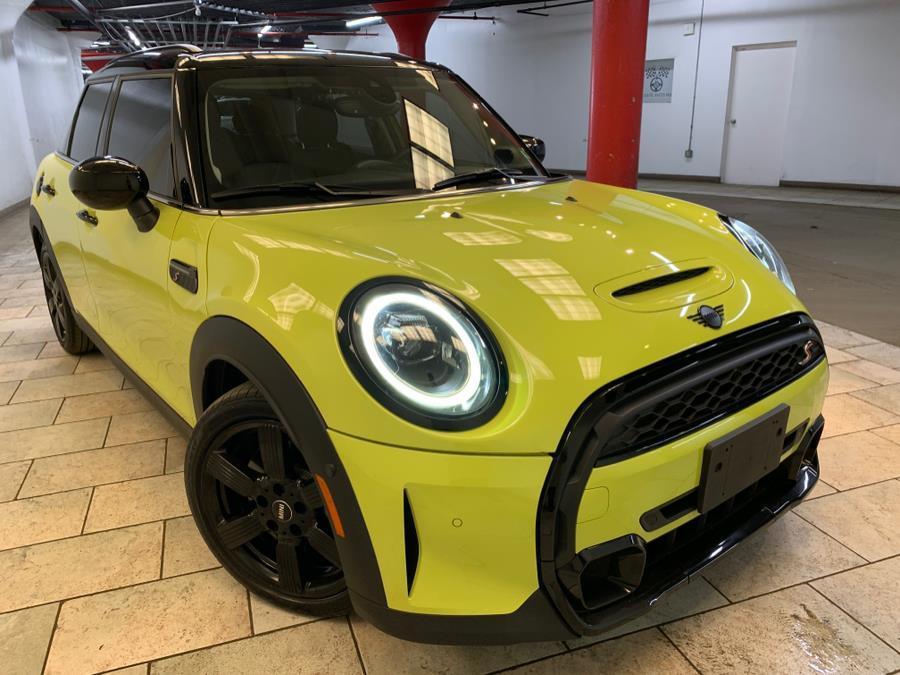 used 2023 MINI Hardtop car, priced at $22,177