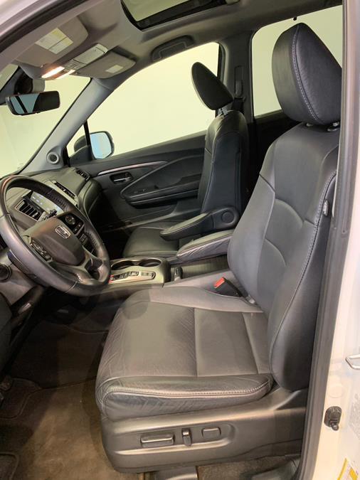 used 2022 Honda Pilot car, priced at $28,477
