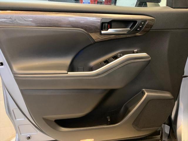 used 2022 Toyota Highlander car, priced at $37,777