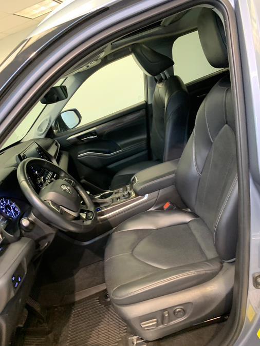 used 2022 Toyota Highlander car, priced at $37,777