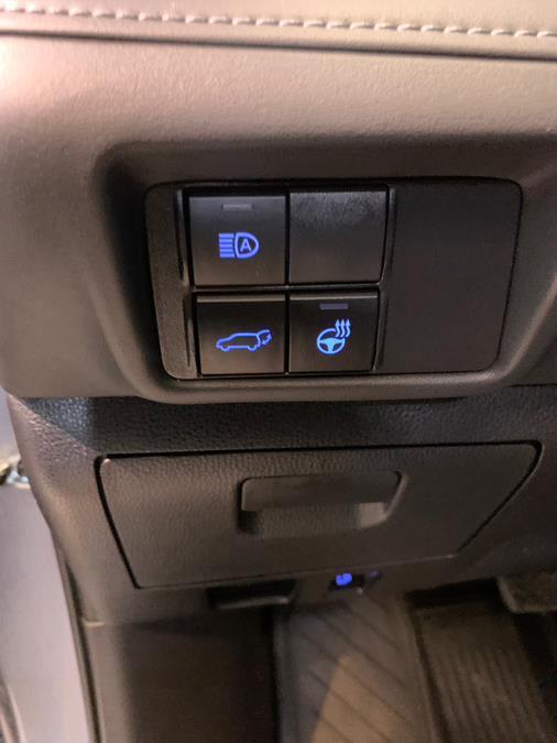 used 2022 Toyota Highlander car, priced at $37,477