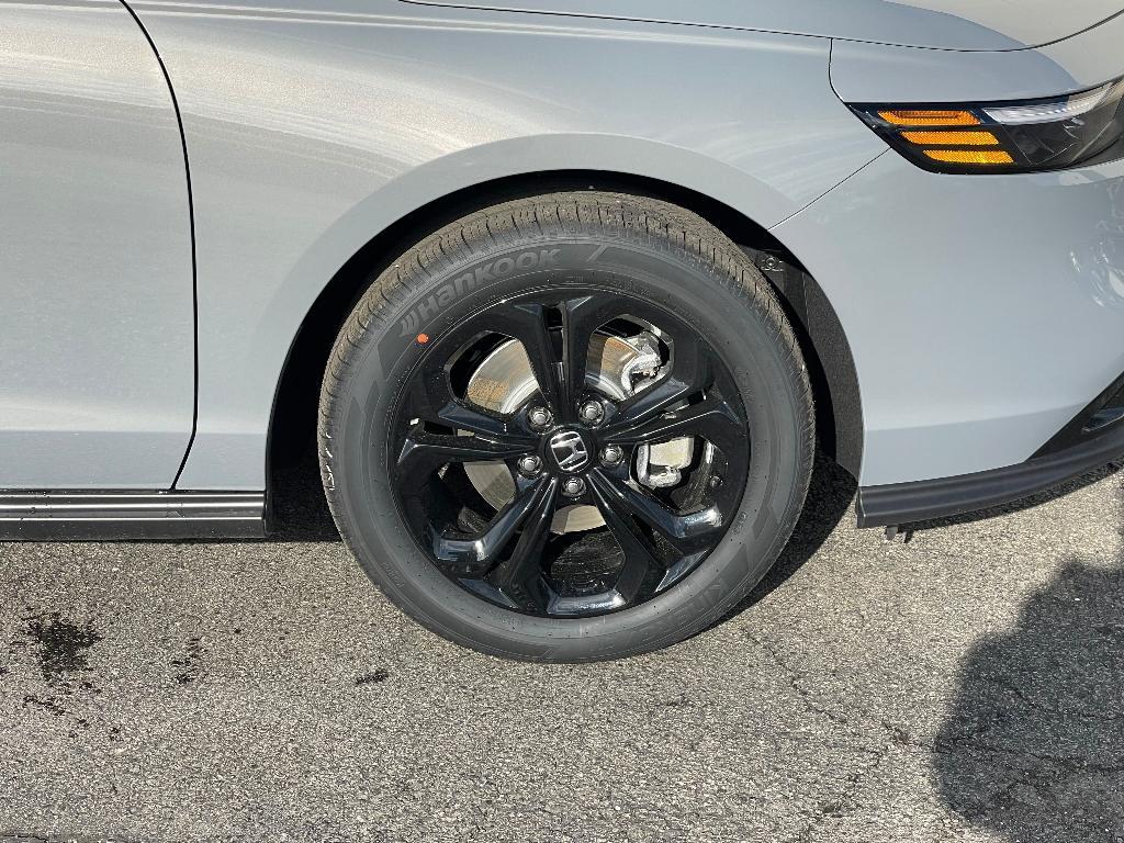 new 2025 Honda Accord car, priced at $31,005