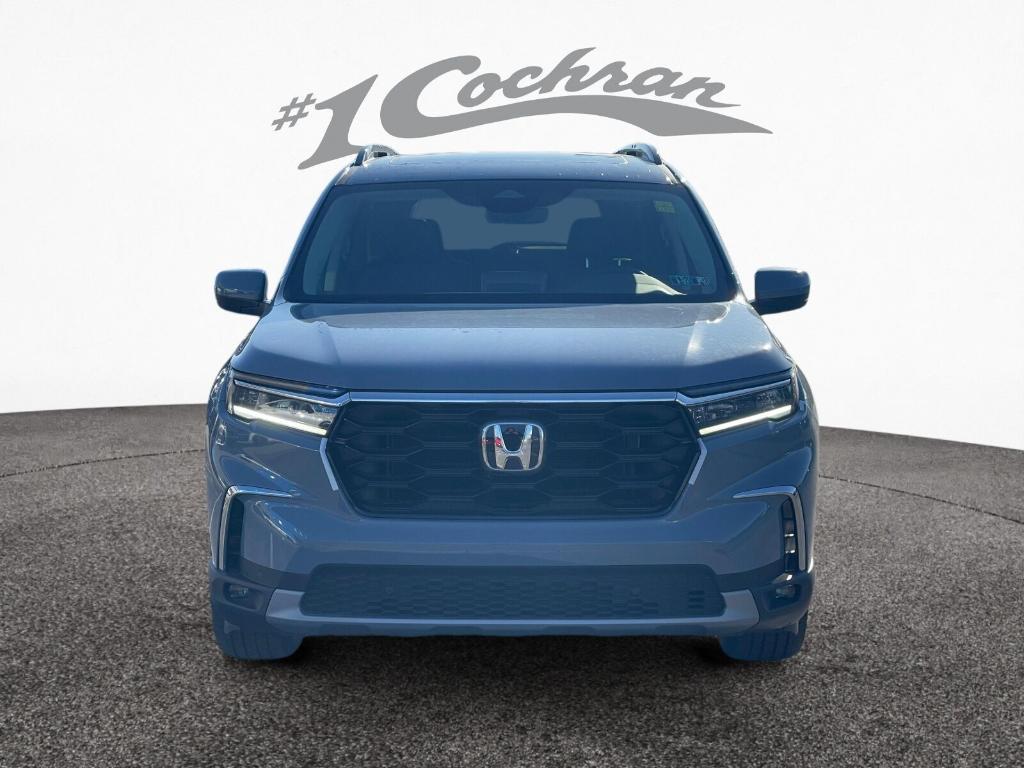 new 2025 Honda Pilot car, priced at $51,670