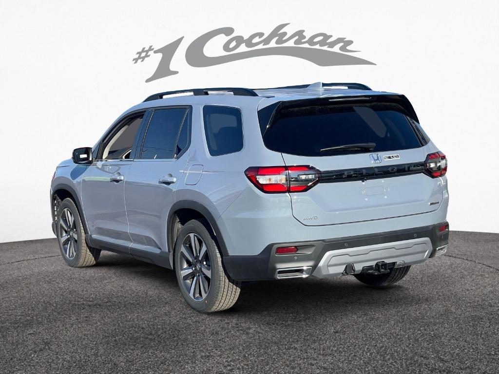 new 2025 Honda Pilot car, priced at $51,670