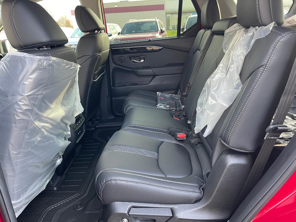 new 2025 Honda Pilot car, priced at $48,350