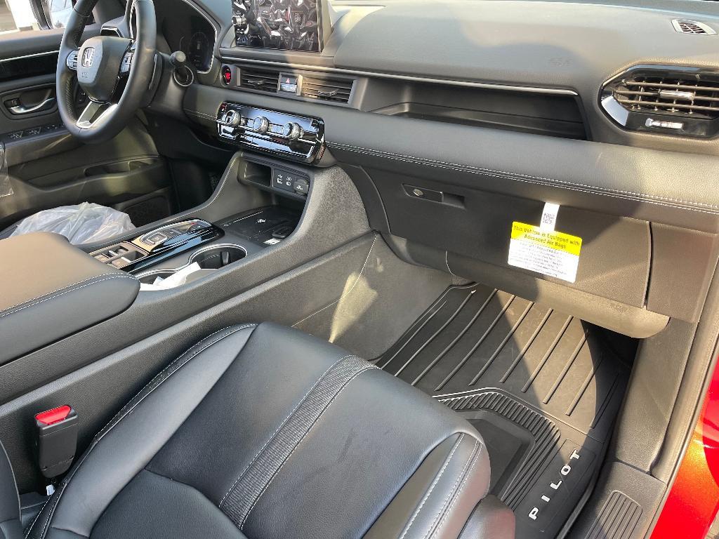 new 2025 Honda Pilot car, priced at $48,350
