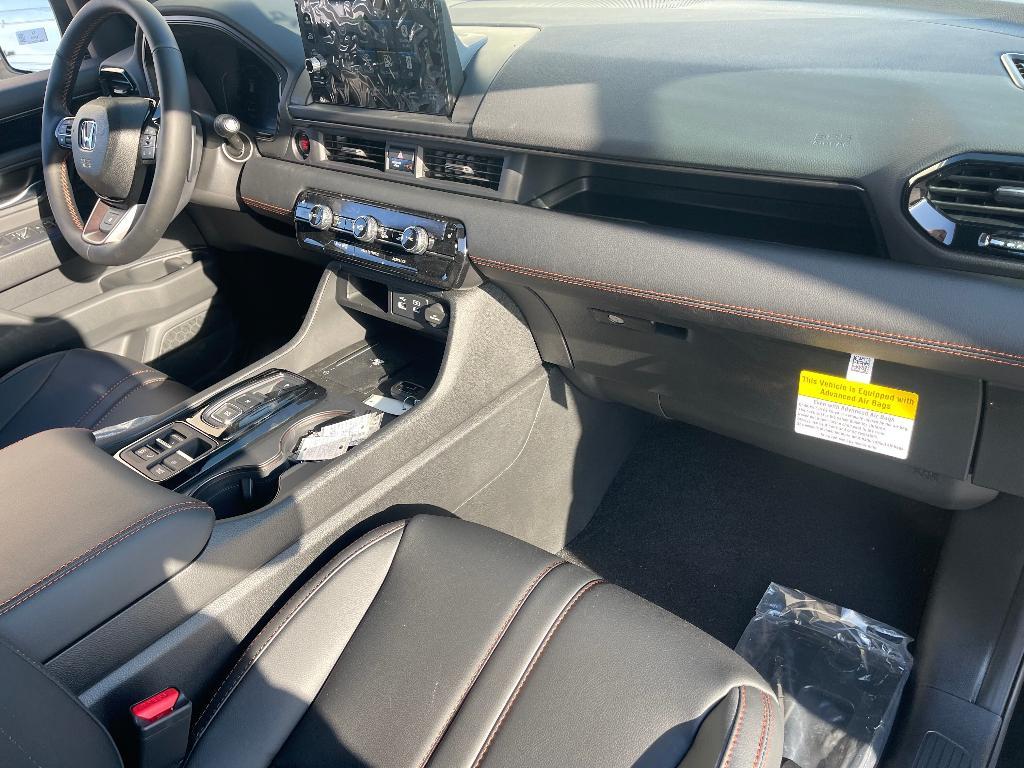 new 2025 Honda Pilot car, priced at $48,247