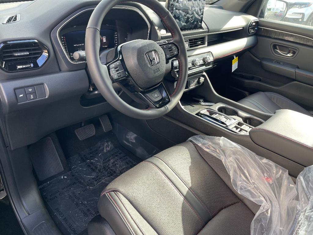 new 2025 Honda Pilot car, priced at $52,004