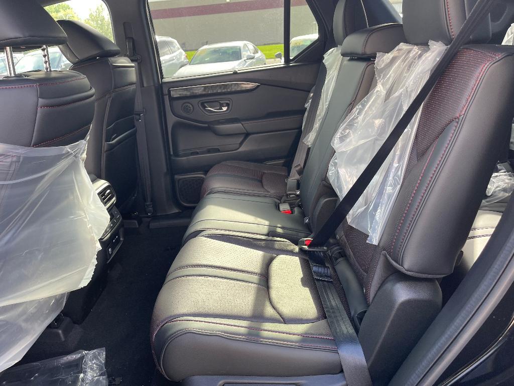 new 2025 Honda Pilot car, priced at $52,004