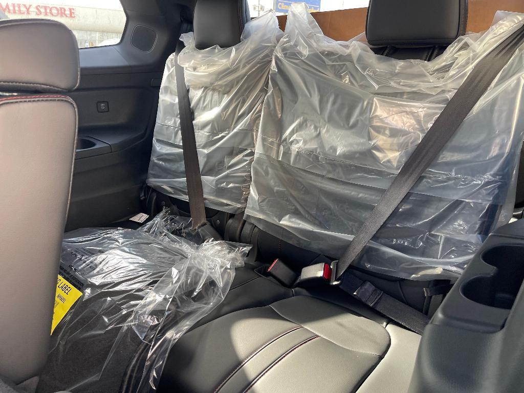 new 2025 Honda Pilot car, priced at $52,004