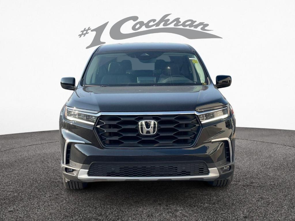 new 2025 Honda Pilot car, priced at $45,144