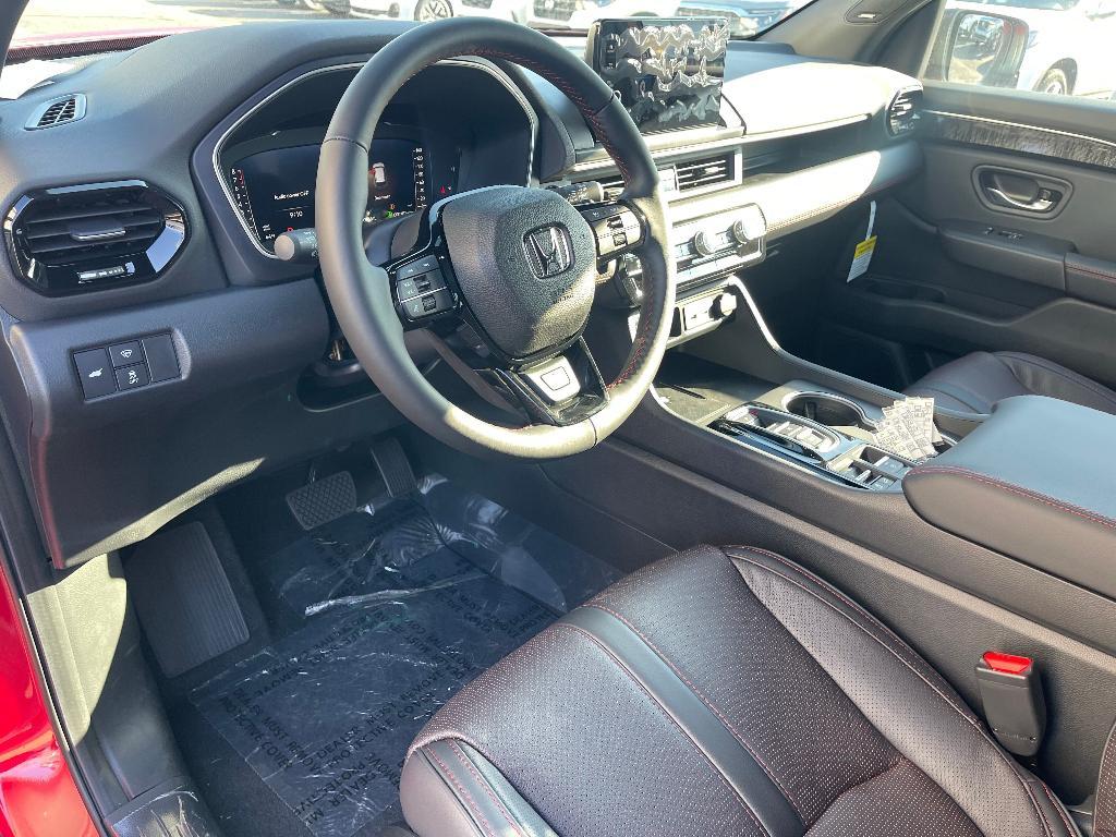 new 2025 Honda Pilot car, priced at $52,081