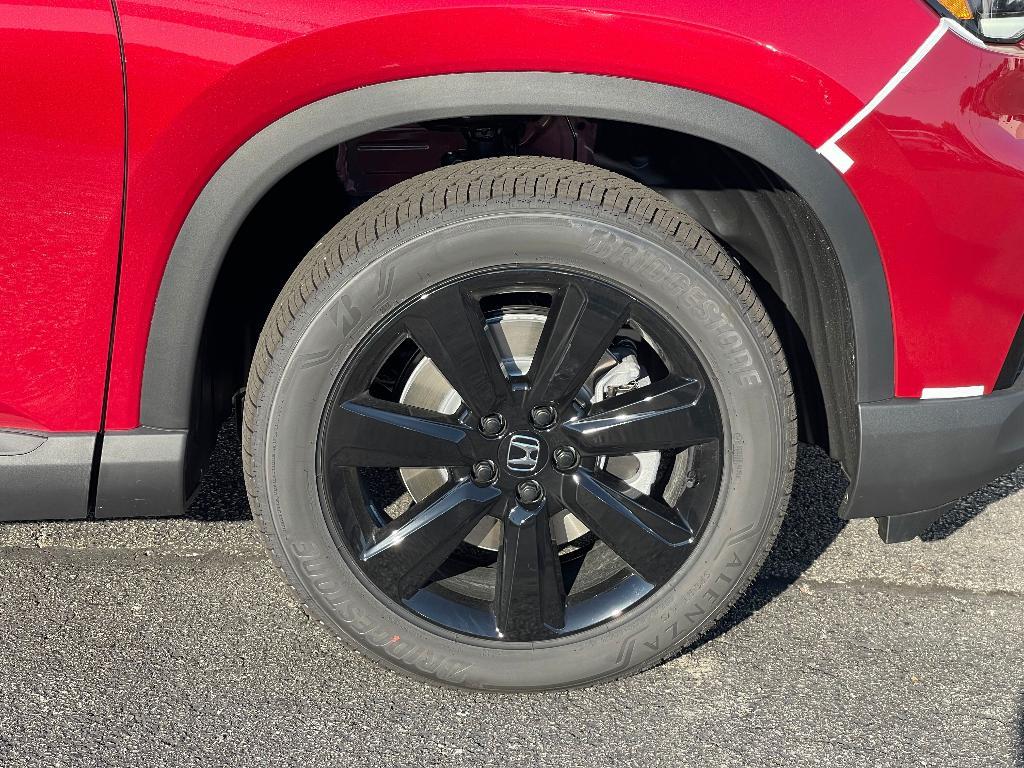 new 2025 Honda Pilot car, priced at $52,081