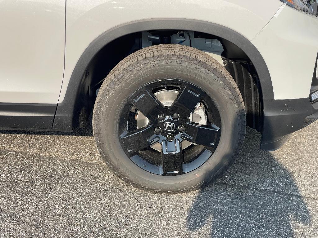 new 2025 Honda Ridgeline car, priced at $43,293