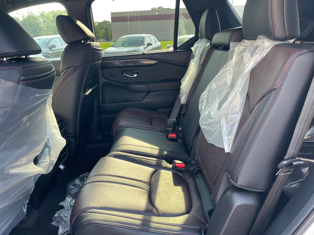 new 2025 Honda Pilot car, priced at $52,903
