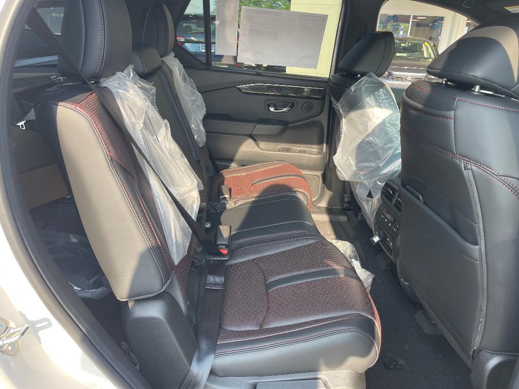 new 2025 Honda Pilot car, priced at $52,903