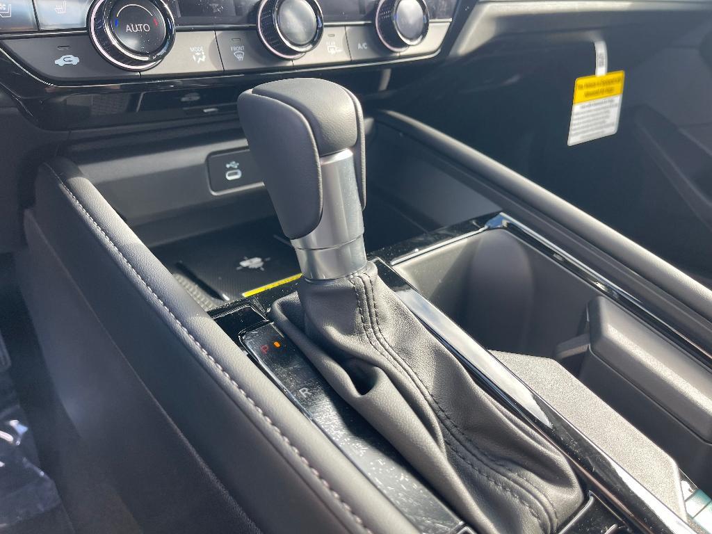 new 2025 Honda Accord Hybrid car, priced at $37,920