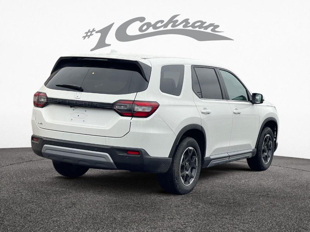 new 2025 Honda Pilot car, priced at $48,205