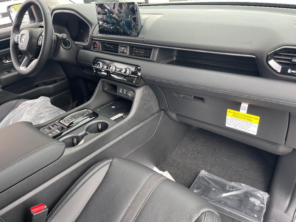 new 2025 Honda Pilot car, priced at $46,303